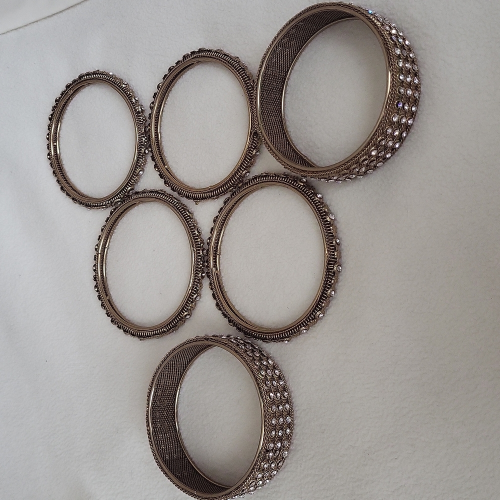 6 bracelets - Picture 2 of 6